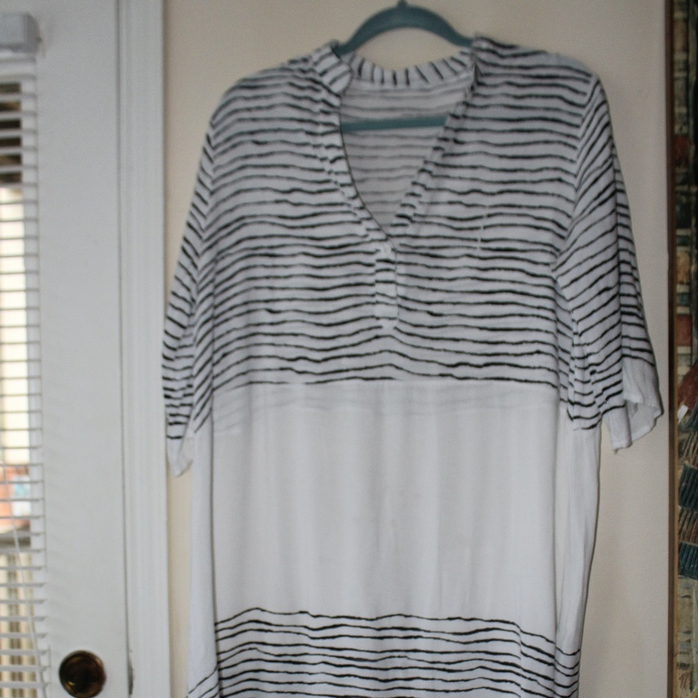 White Black Stripped Opaque Beach Cover